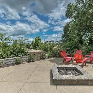 Walk To Broadway Riverfront With Pool Apartment Nashville